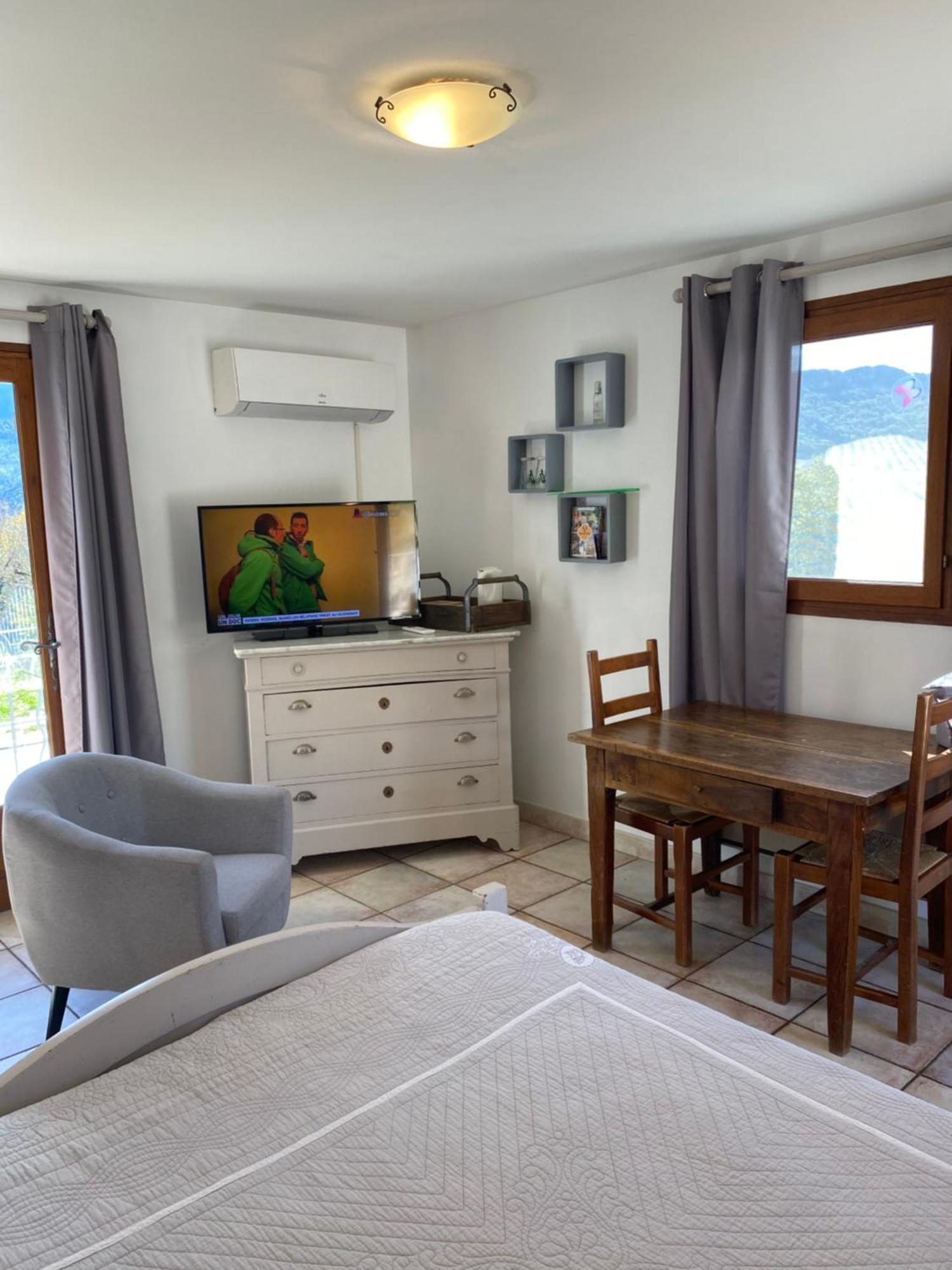 Chambre Une Fenetre Sur Le Ventoux La Clue Plaisians ภายนอก รูปภาพ
